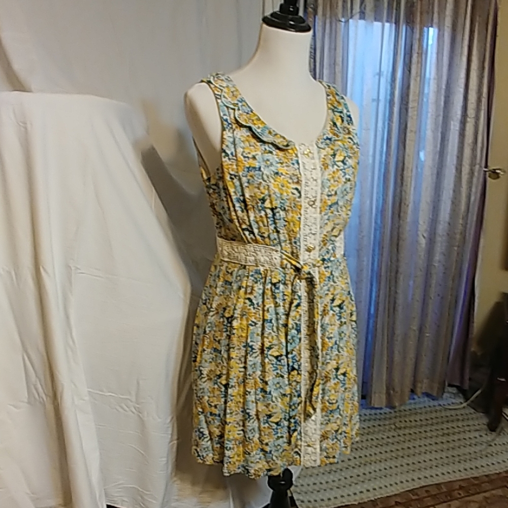 Dress - Picture 2 of 3